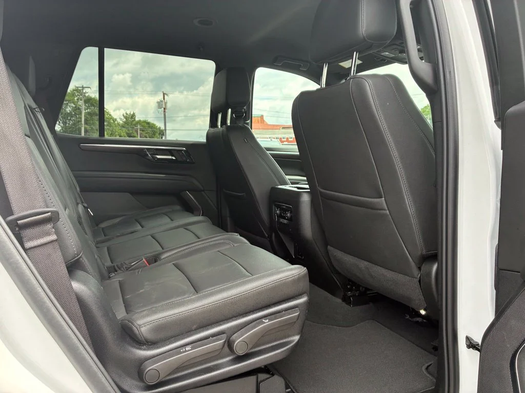 Used 2025 Summit White Chevrolet LT image 118