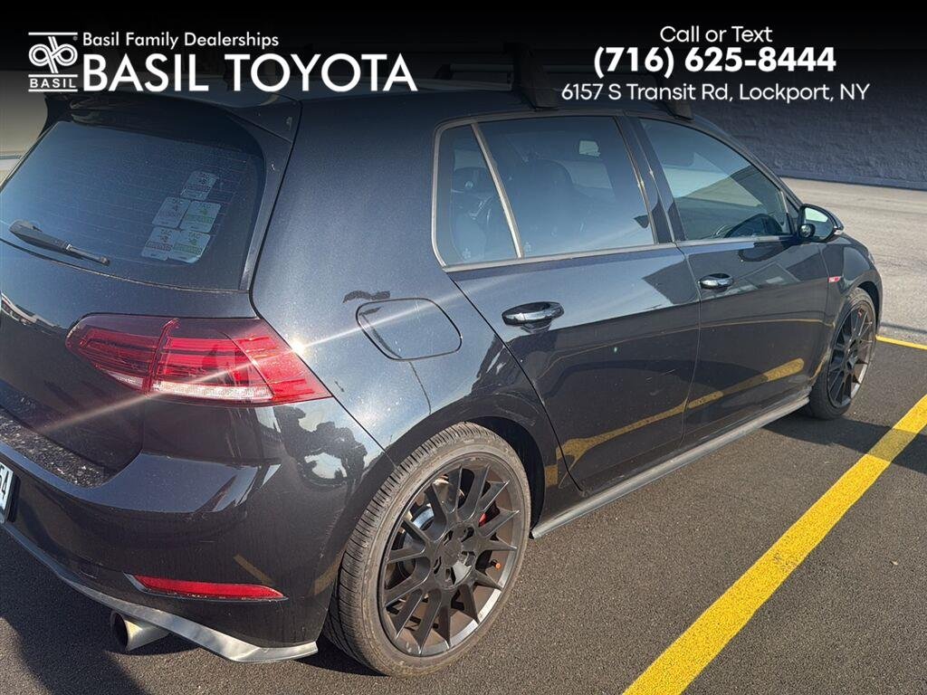 Used 2019 Deep Black Pearl Volkswagen SE image 1