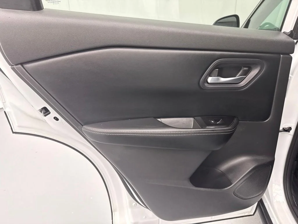 Used 2024 White Nissan SV image 18