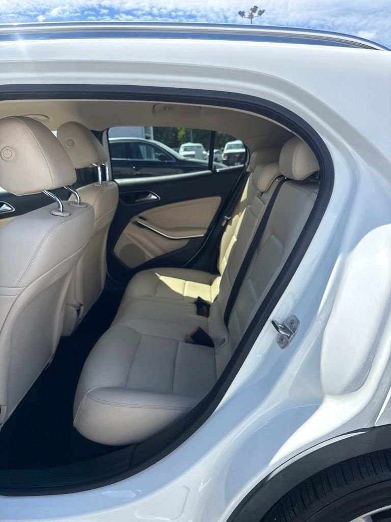 Used 2020 White Mercedes-Benz GLA 250 image 4