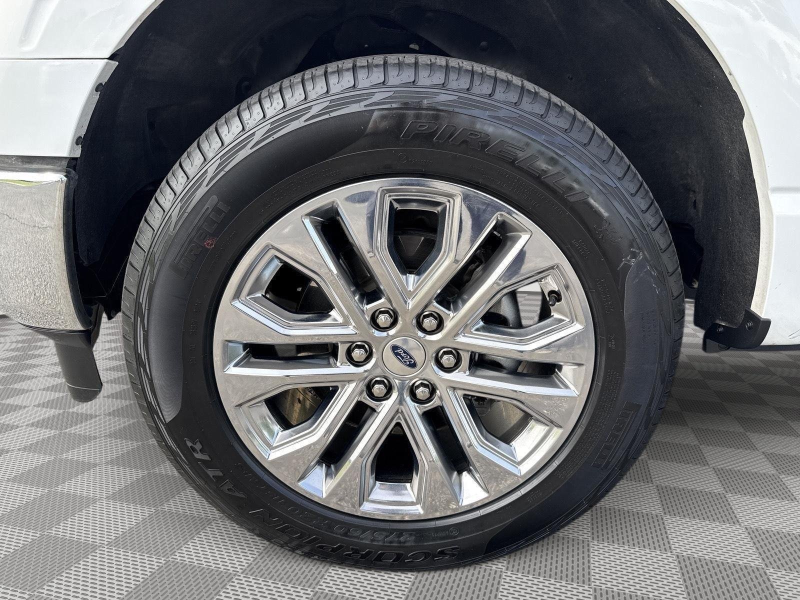 Used 2024 Oxford White Ford XLT image 7