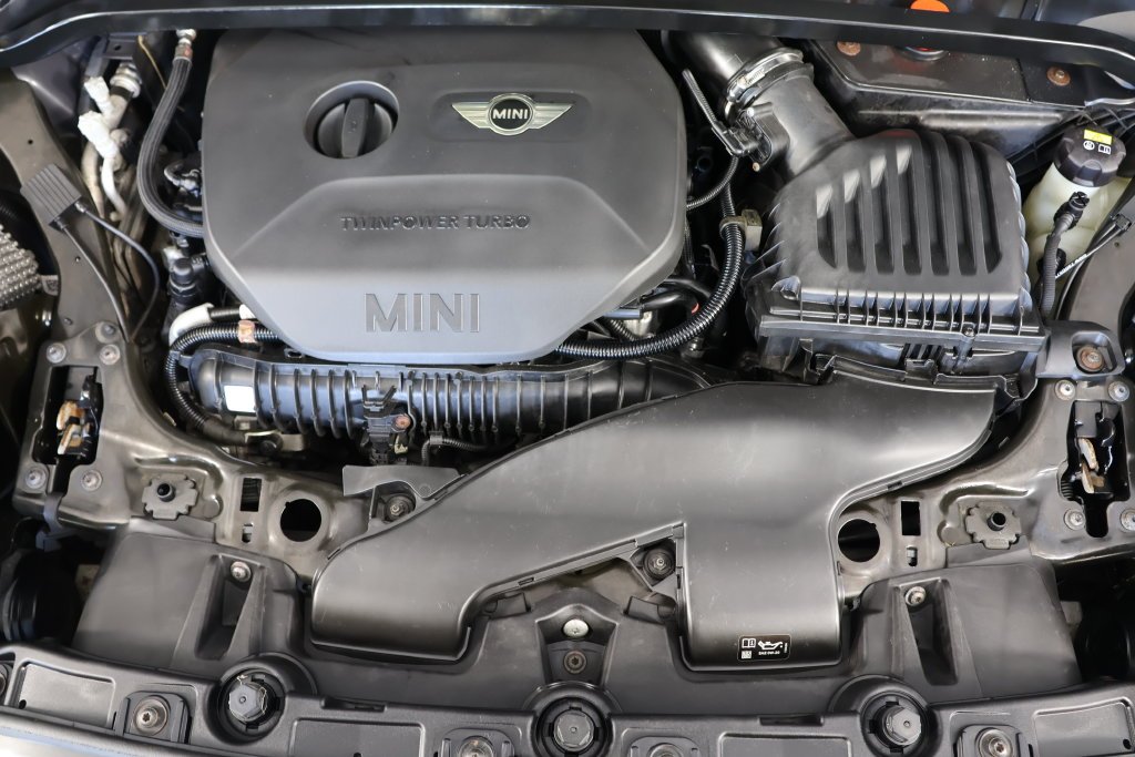 Used 2017 Thunder Gray Metallic MINI  image 24