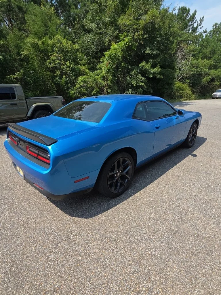 Used 2023 Blue Dodge SXT image 5