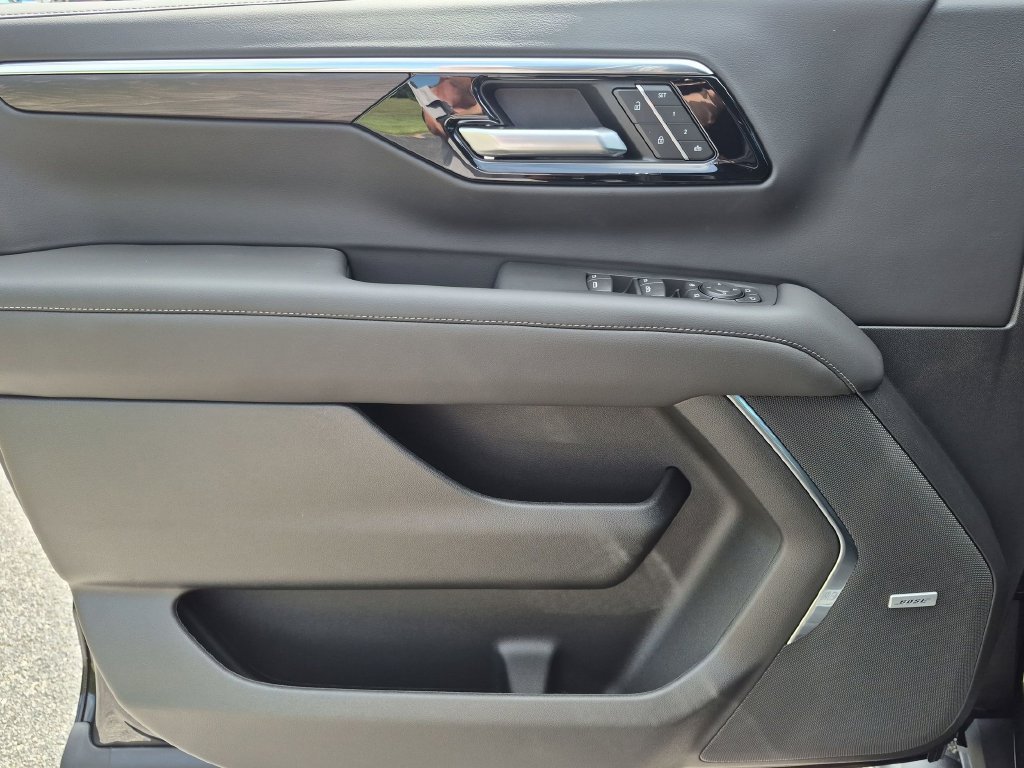 2027 Chevrolet Tahoe Z71 - Photo 36
