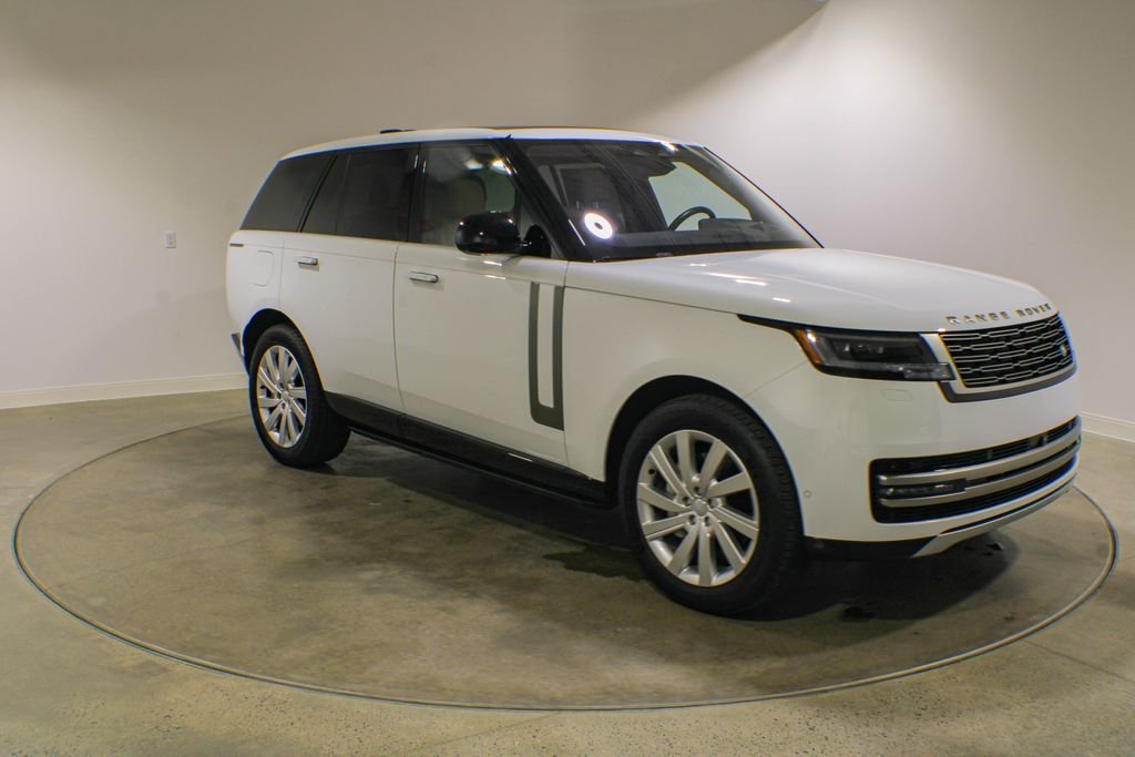 Certified Used 2023 Fuji White Land Rover SE image 8