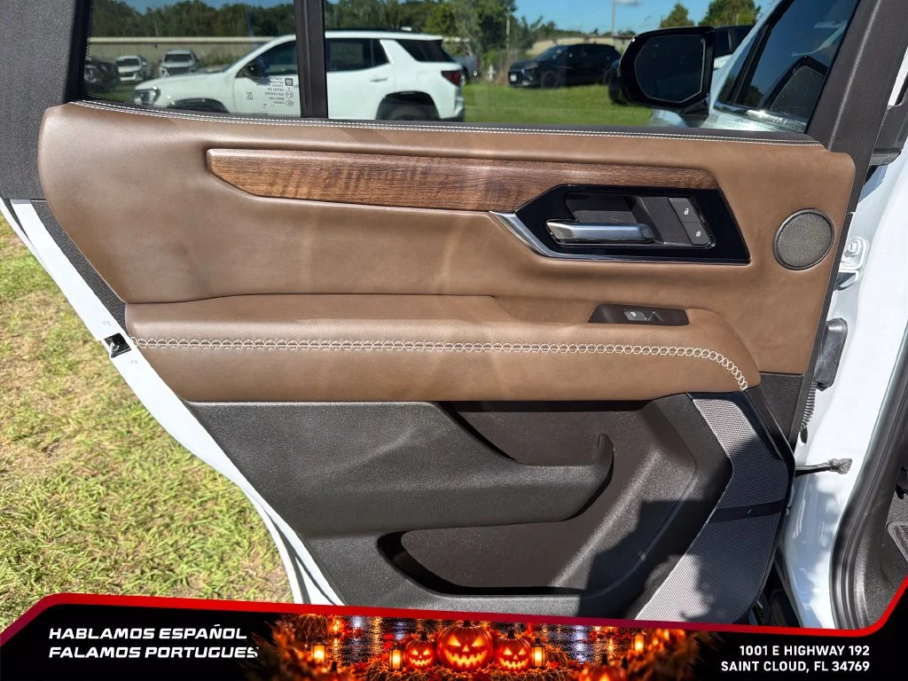 Used 2026 Glacier White Tricoat GMC Denali Ultimate image 24