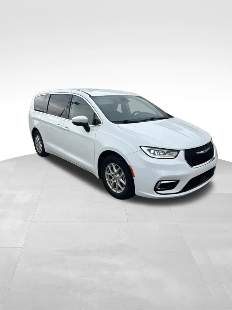 Used 2023 Bright White Clearcoat Chrysler Touring L image 2