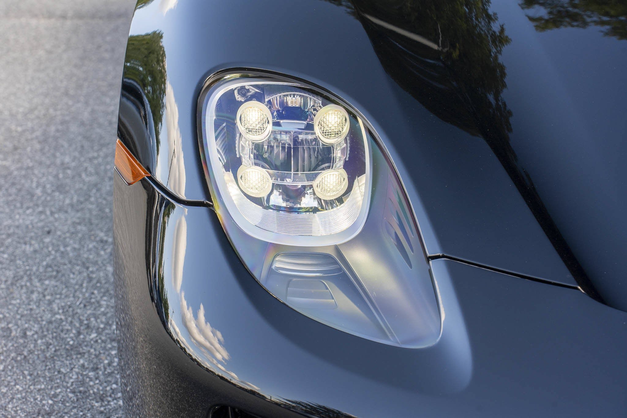 Used 2015 Black Porsche  image 32