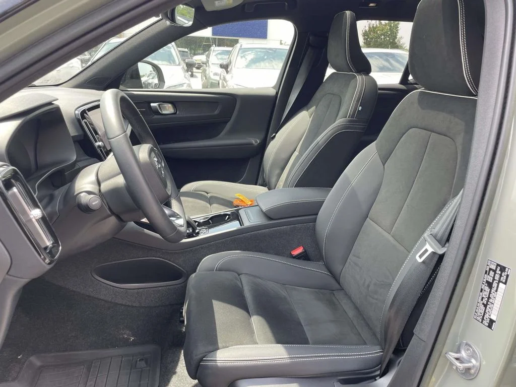 Used 2023 Sage Green Metallic Volvo Ultimate image 9