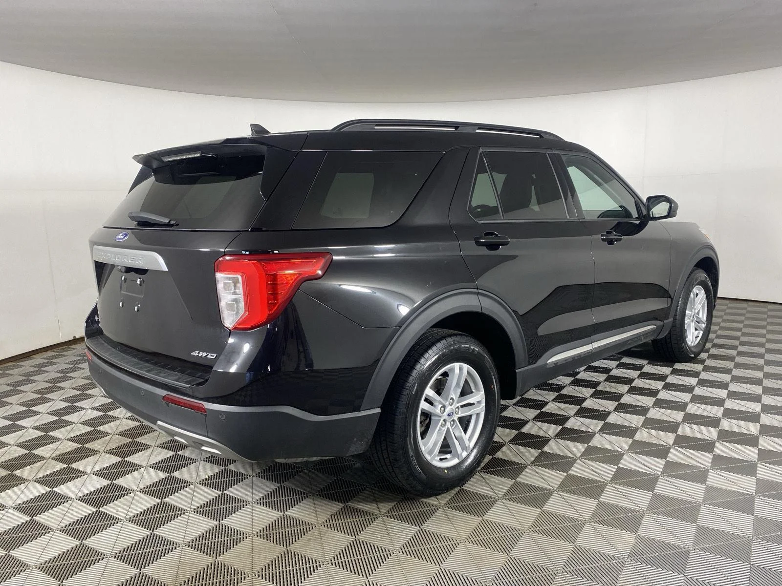Used 2023 Agate Black Ford XLT image 17