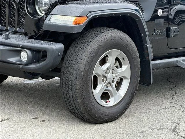 Used 2021 Black Clearcoat Jeep Freedom image 25