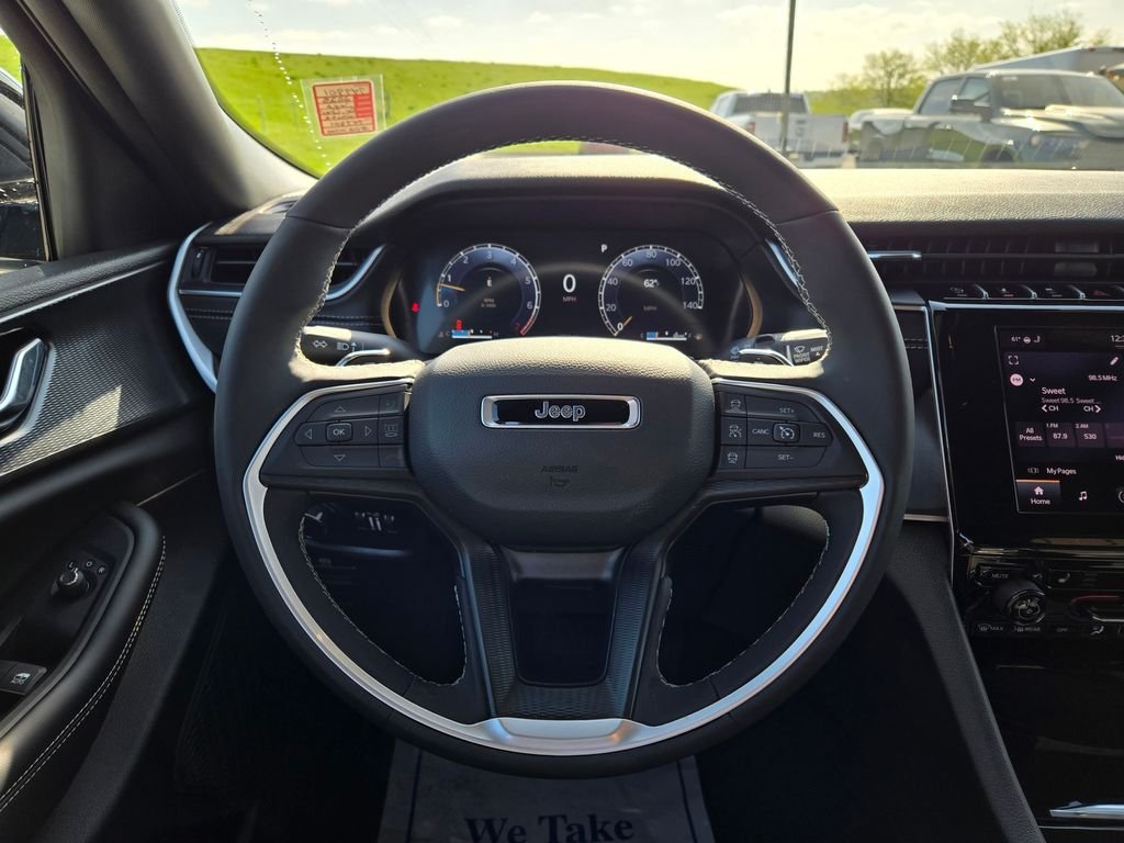 Used 2025 White Jeep Altitude X image 20