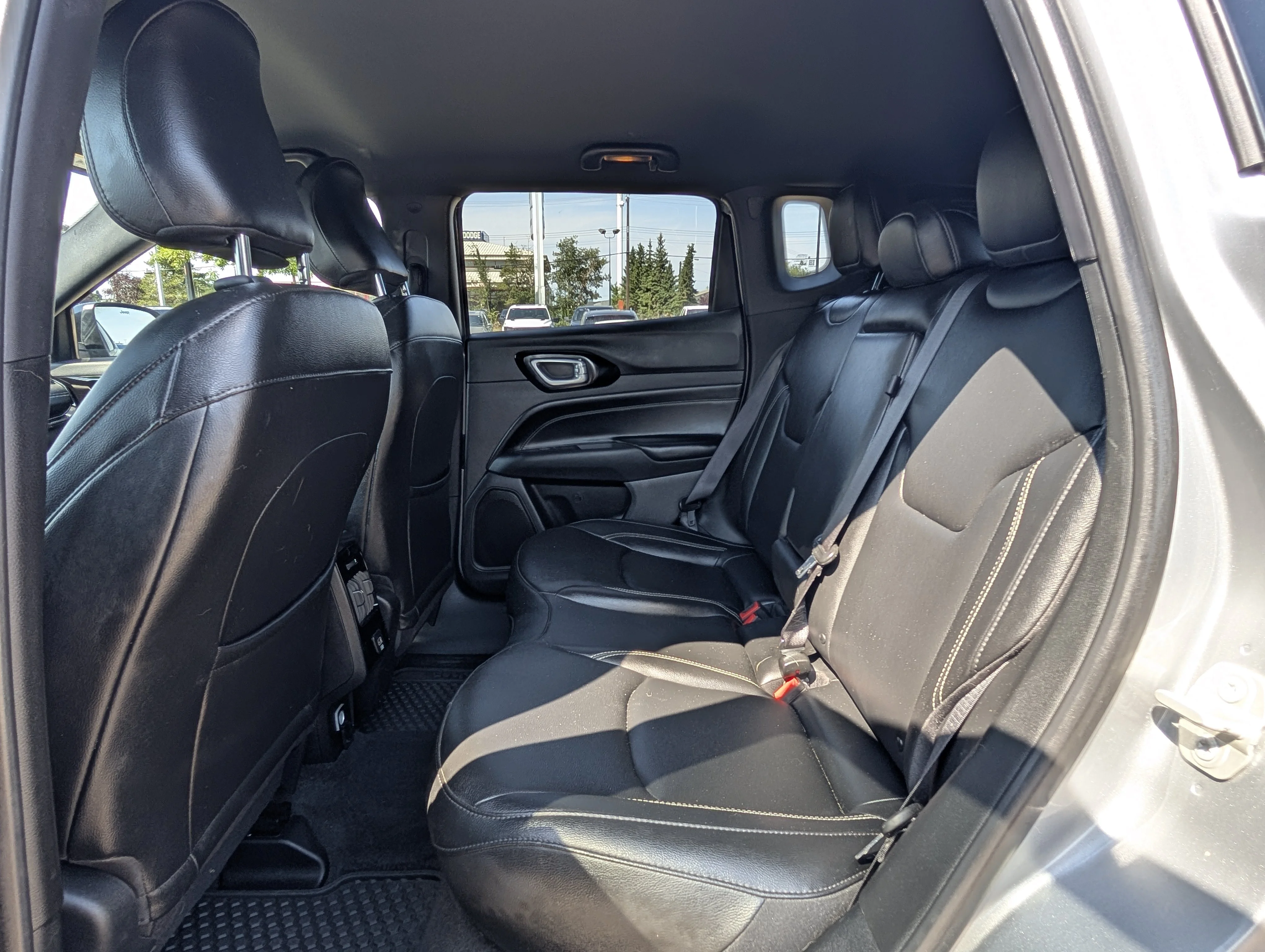 Used 2024 Silver Jeep Altitude image 19