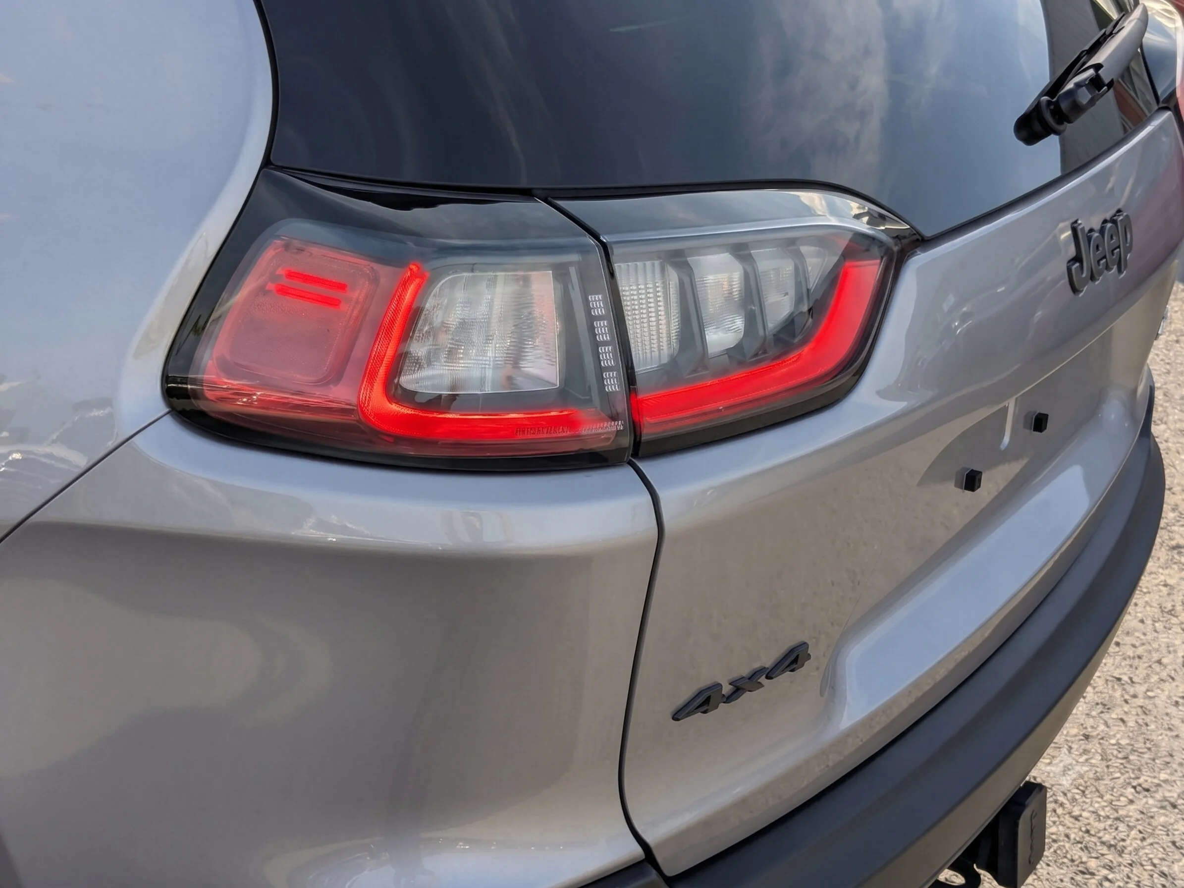 Used 2019 Grey Jeep Trailhawk Elite - Nappa Leather - Command View Sunroof - Trailer Tow - Heated & Cooled Seats image 11
