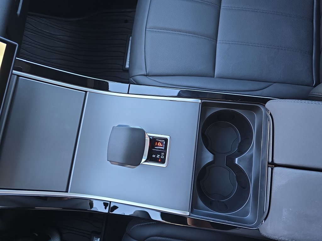 New 2026 Arroios Grey Land Rover S image 18