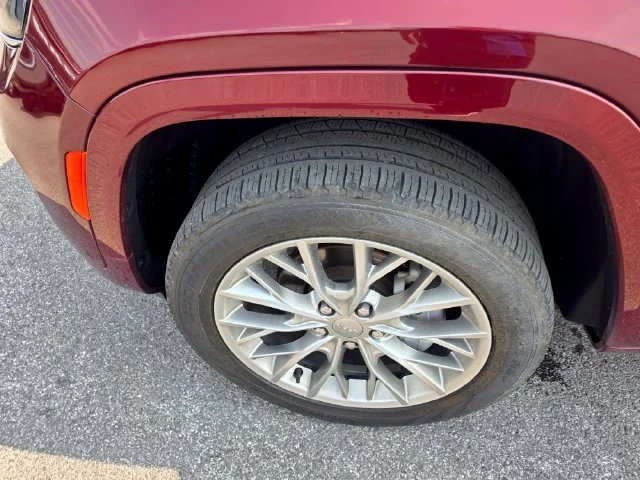 Used 2023 Red Jeep Summit image 10