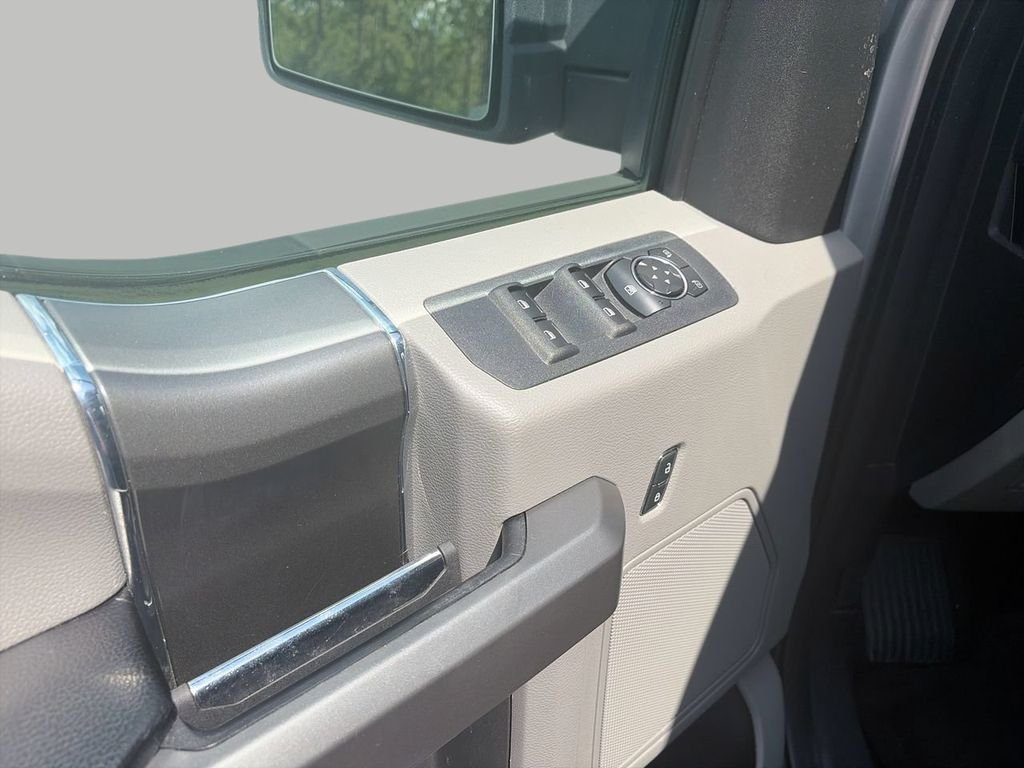 Used 2015 Silver Ford XLT image 14