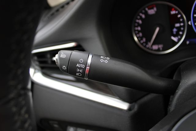 Used 2022 White Buick Premium Group image 10