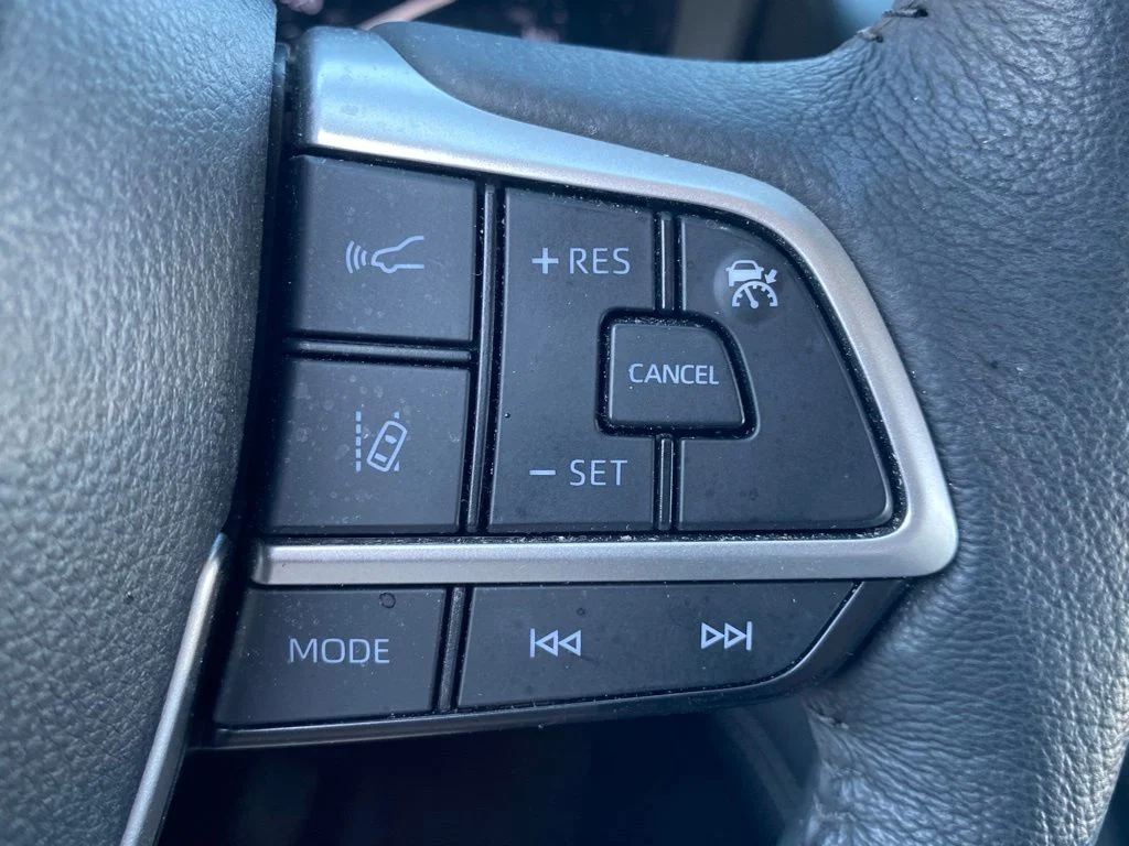 Used 2025 Silver Toyota XLE image 29
