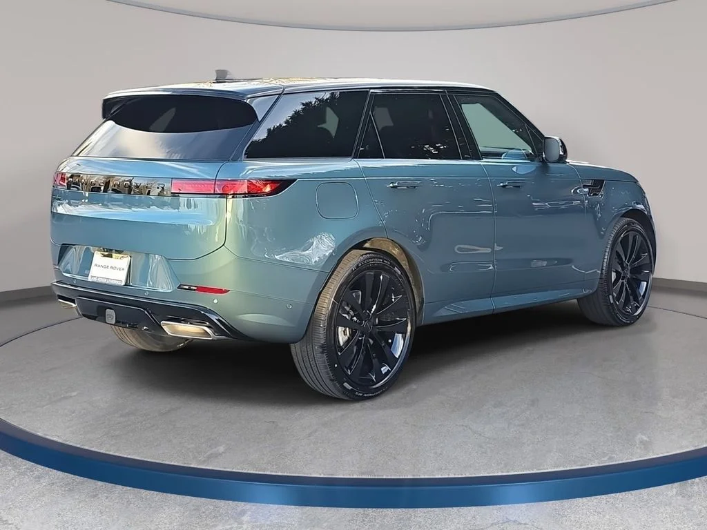 New 2026 Giola Green LAND ROVER Dynamic SE image 5