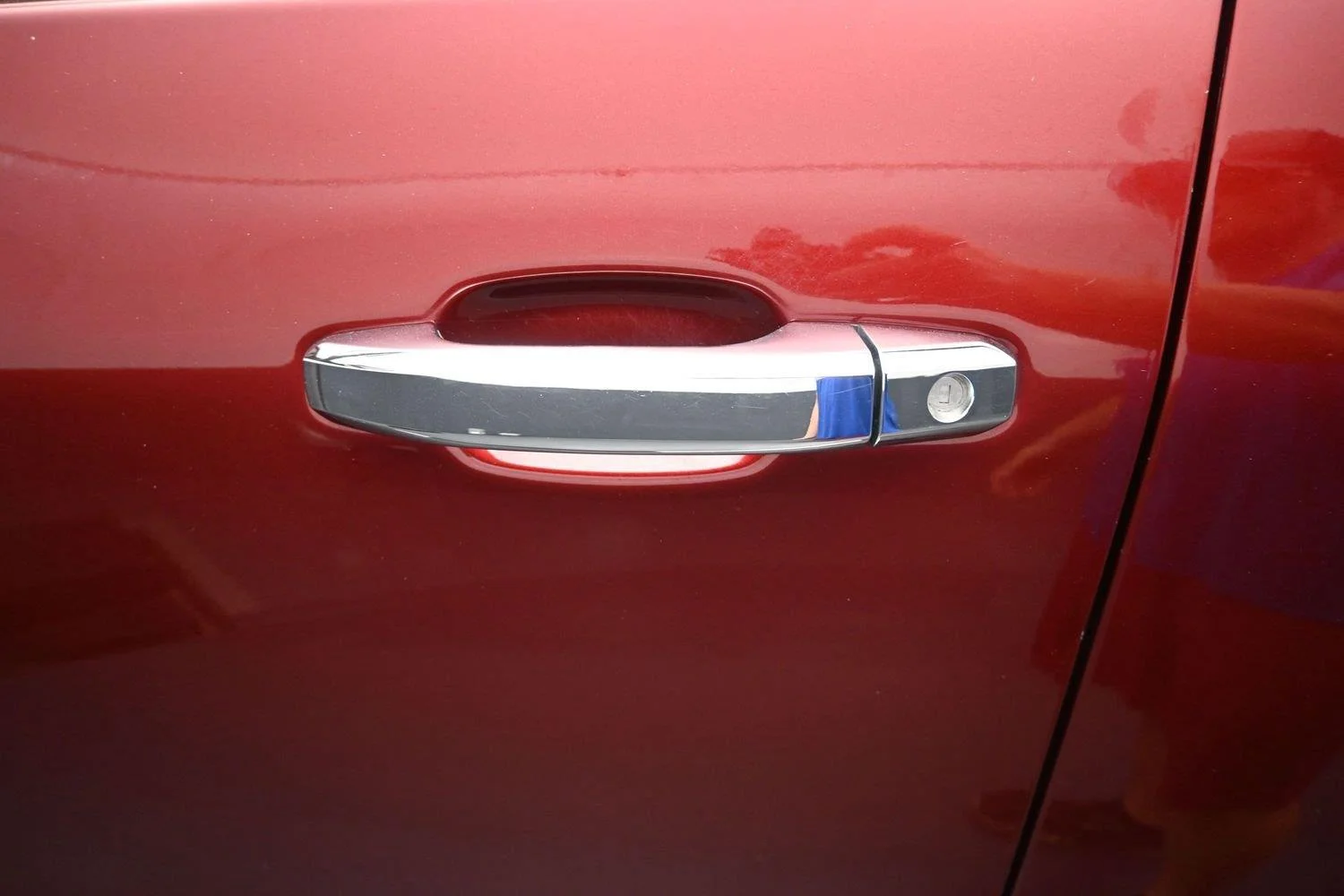 Used 2017 Siren Red Tintcoat Chevrolet LTZ image 18