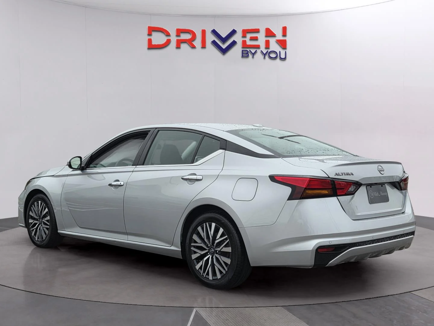 Used 2023 Brilliant Silver Metallic Nissan 2.5 SV image 3
