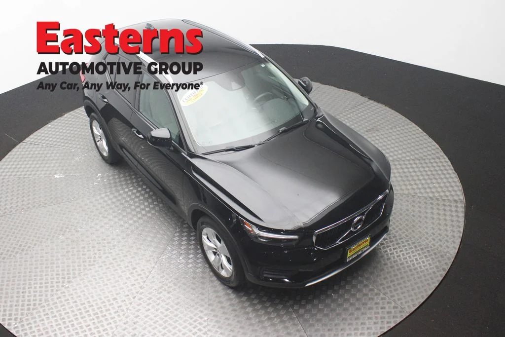 Used 2019 Black Volvo Momentum image 3