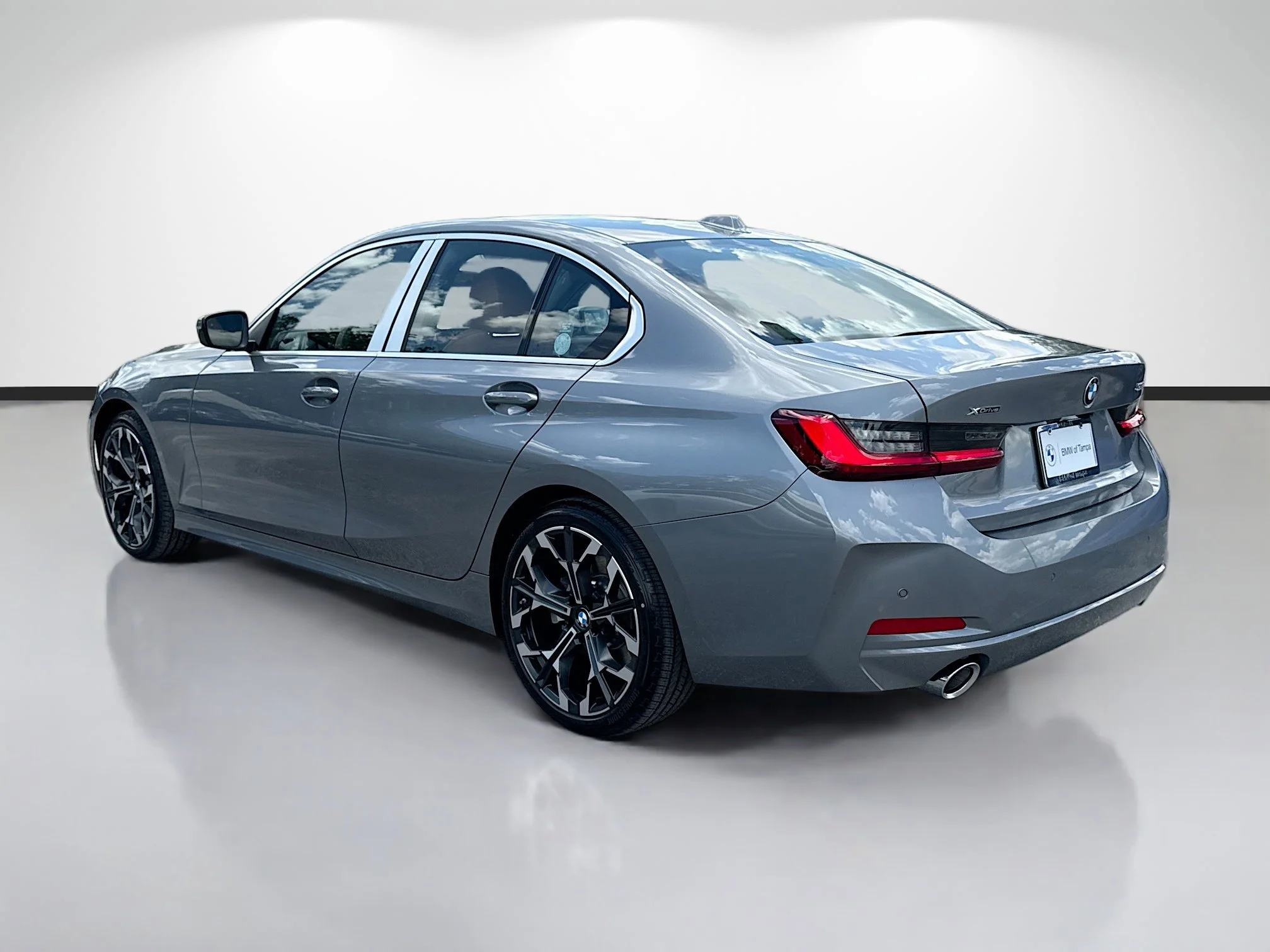 New 2026 Skyscraper Grey Metallic BMW 330i xDrive image 5