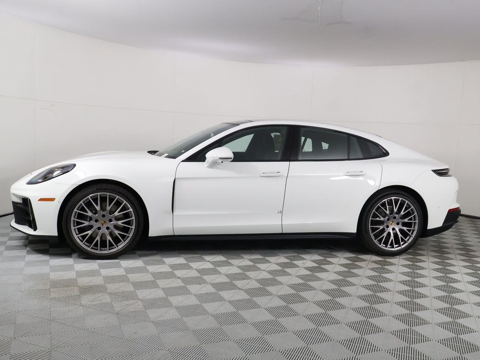 New 2026 White Porsche RWD image 2