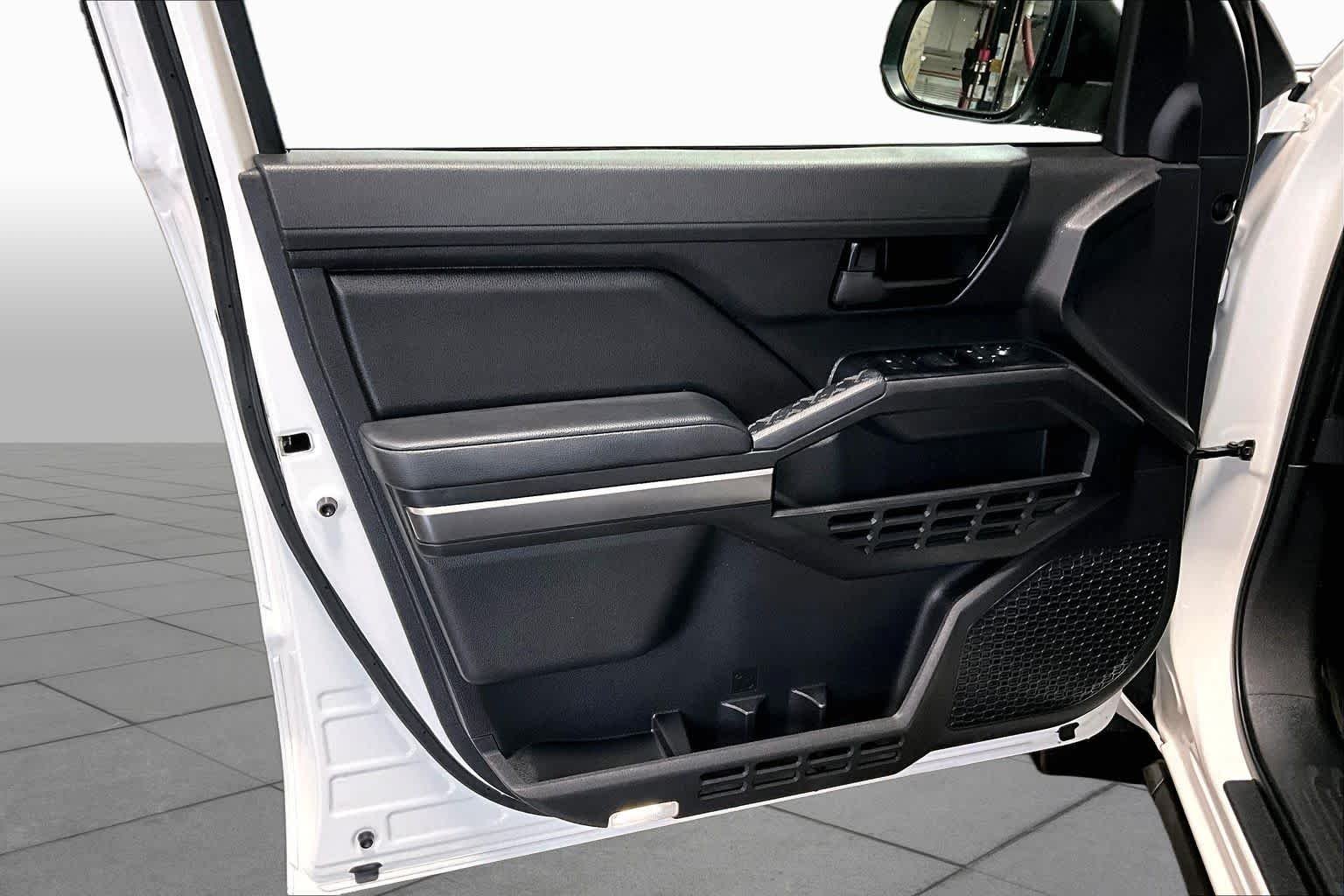 Used 2025 Ice Cap Toyota SR5 image 20