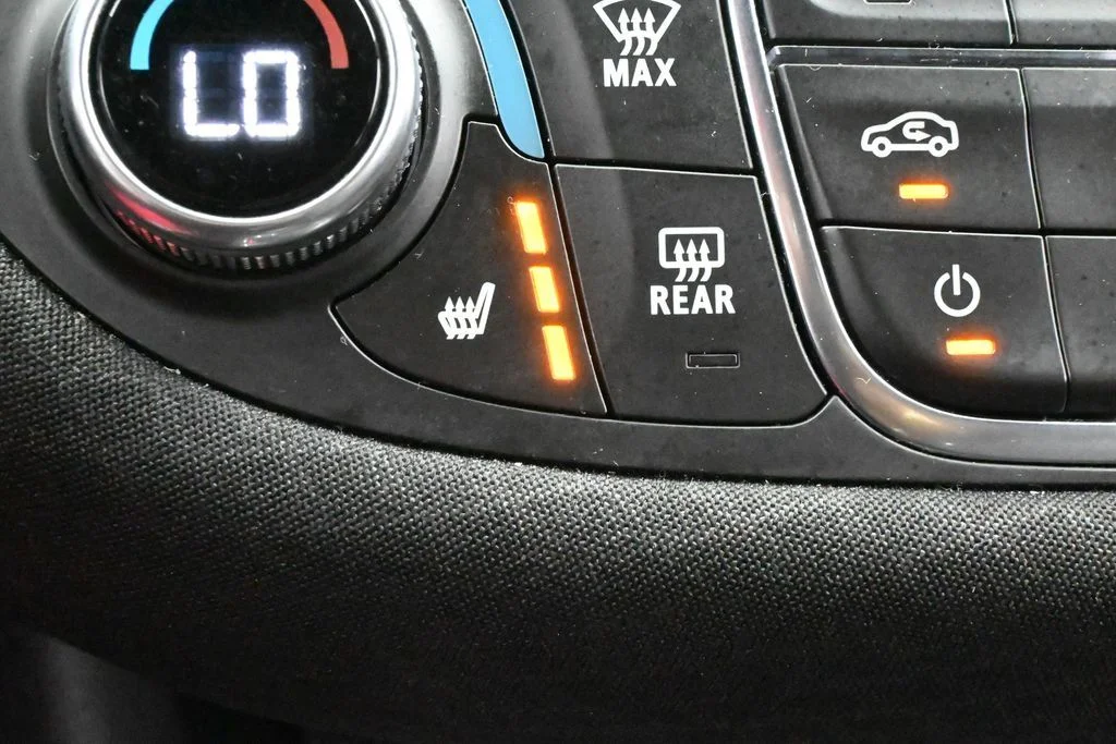 Used 2024 Summit White Chevrolet LT image 20