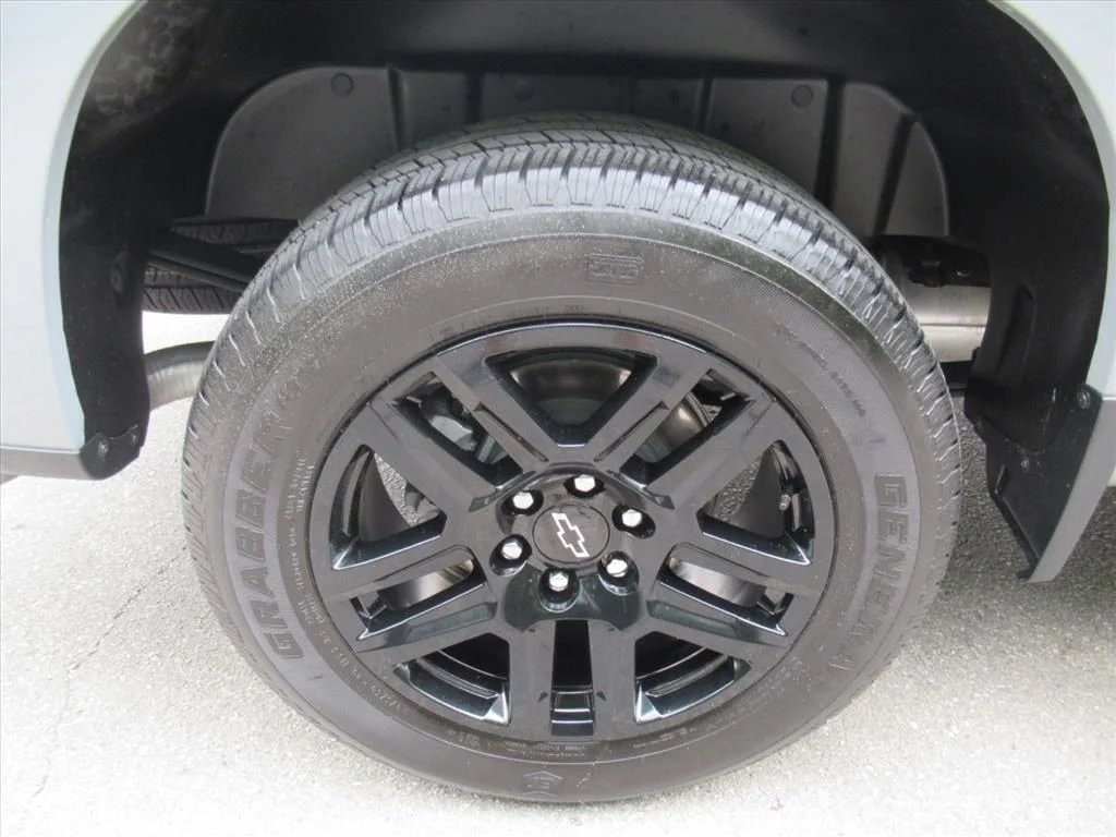 Used 2024 Gray Chevrolet Custom image 7