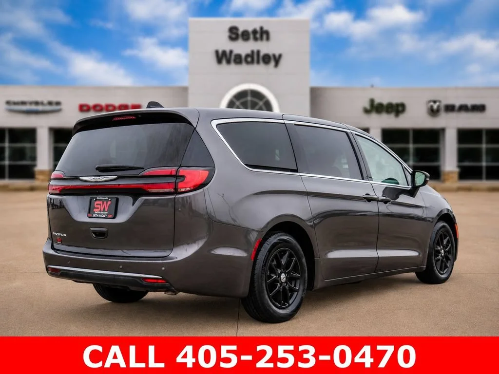 Used 2023 Gray Chrysler Touring L image 7