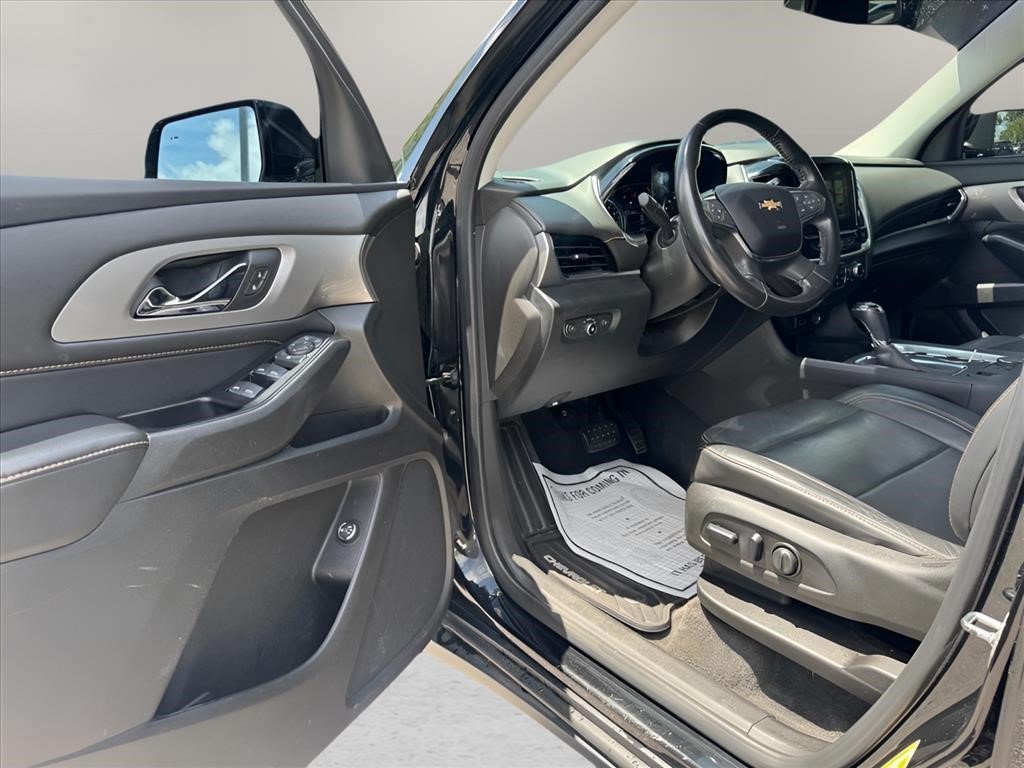 Used 2019 Mosaic Black Metallic Chevrolet LT Leather image 17