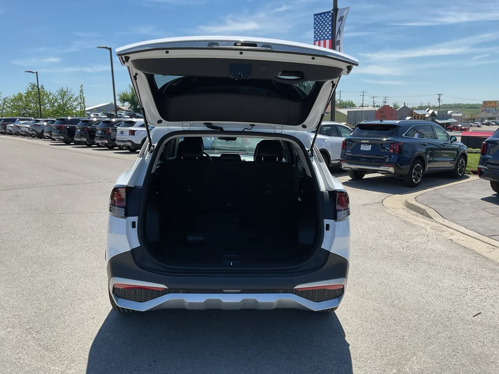Used 2023 Glacial White Pearl Kia EX image 14