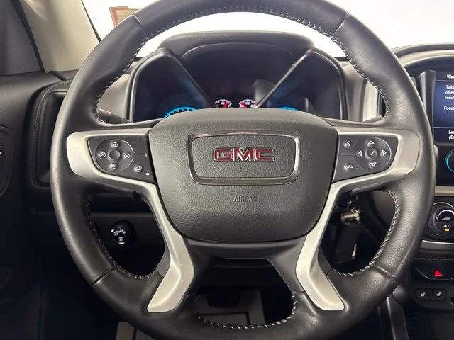 Used 2022 Blue Metallic GMC Elevation image 18