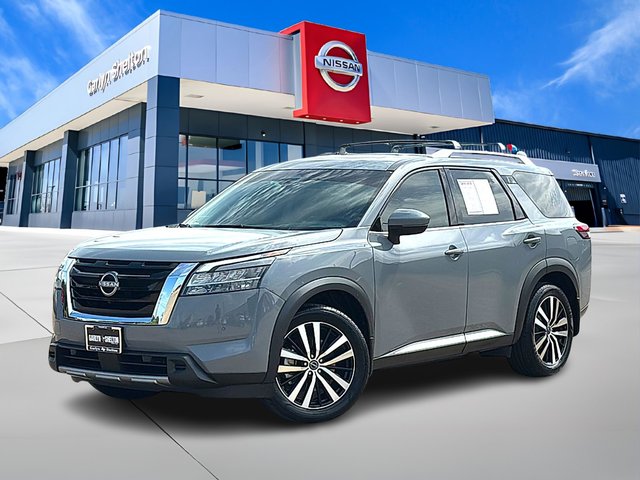 Pre-Owned 2024 Nissan Pathfinder 3.5L V-6 gasoline direct injection, DOHC, variable valve control, regular unleaded, engine with 284HP FWD Platinum FWD