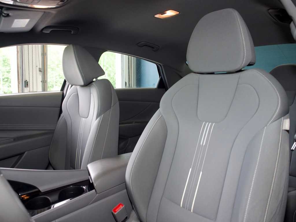 Used 2023 Black Hyundai SEL image 40