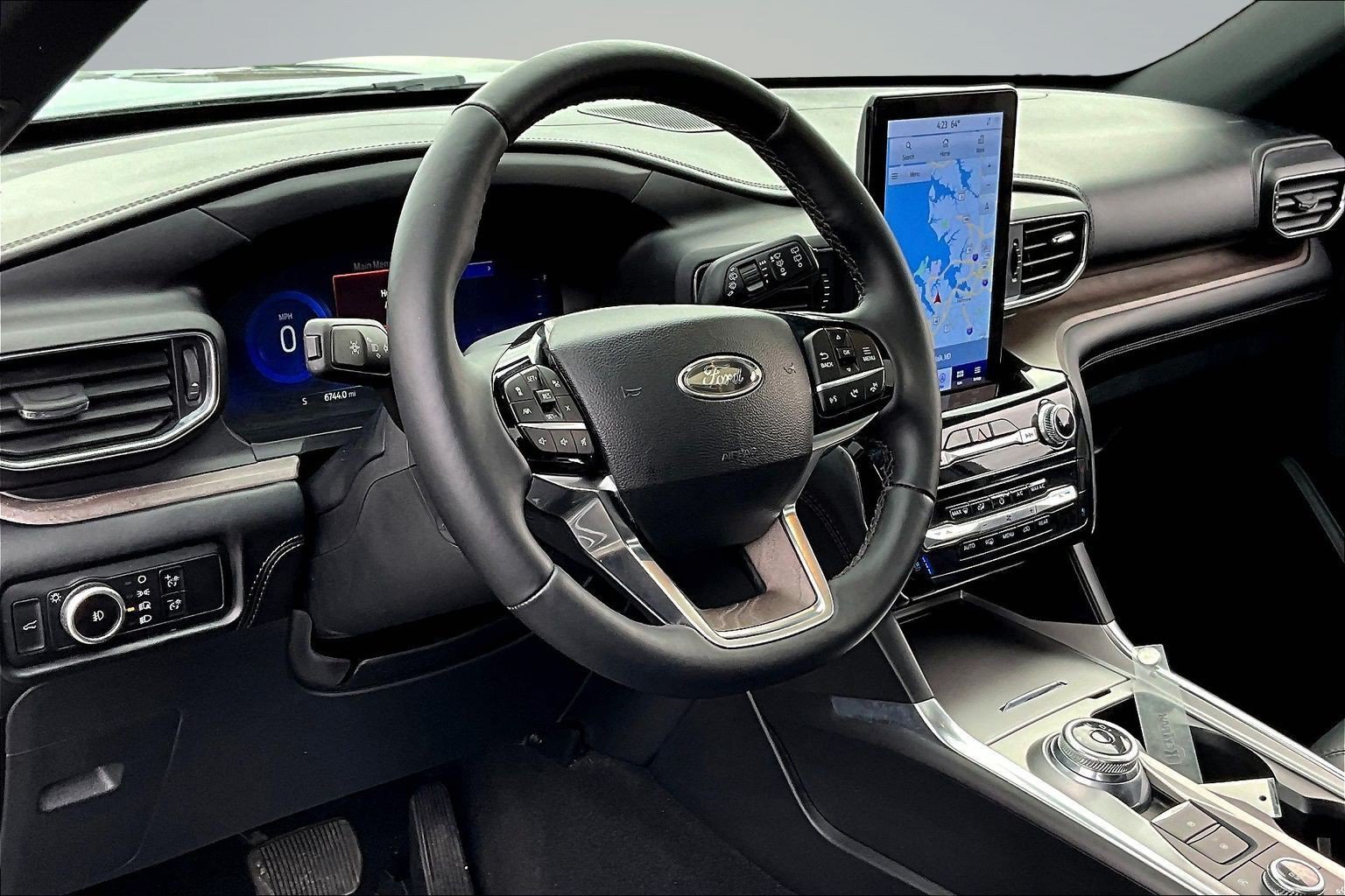 Used 2024 Gray Ford Platinum image 14
