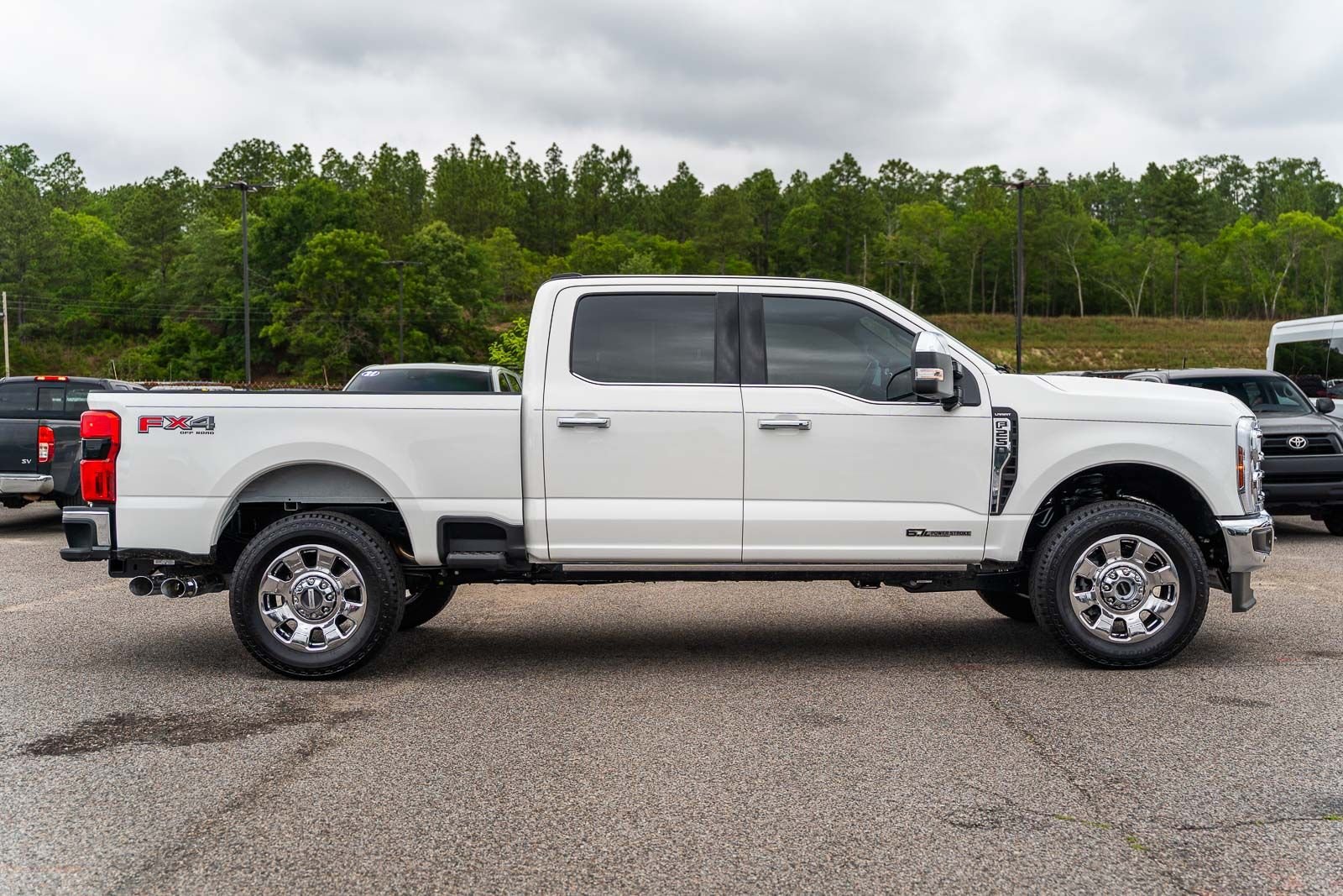 New 2026 Star White Metallic Tri-Coat Ford F-250® Lariat® image 8