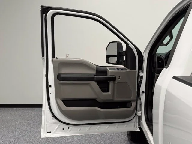 Used 2017 White Ford XL image 10