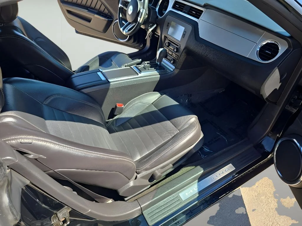 Used 2014 Black Ford Base image 31