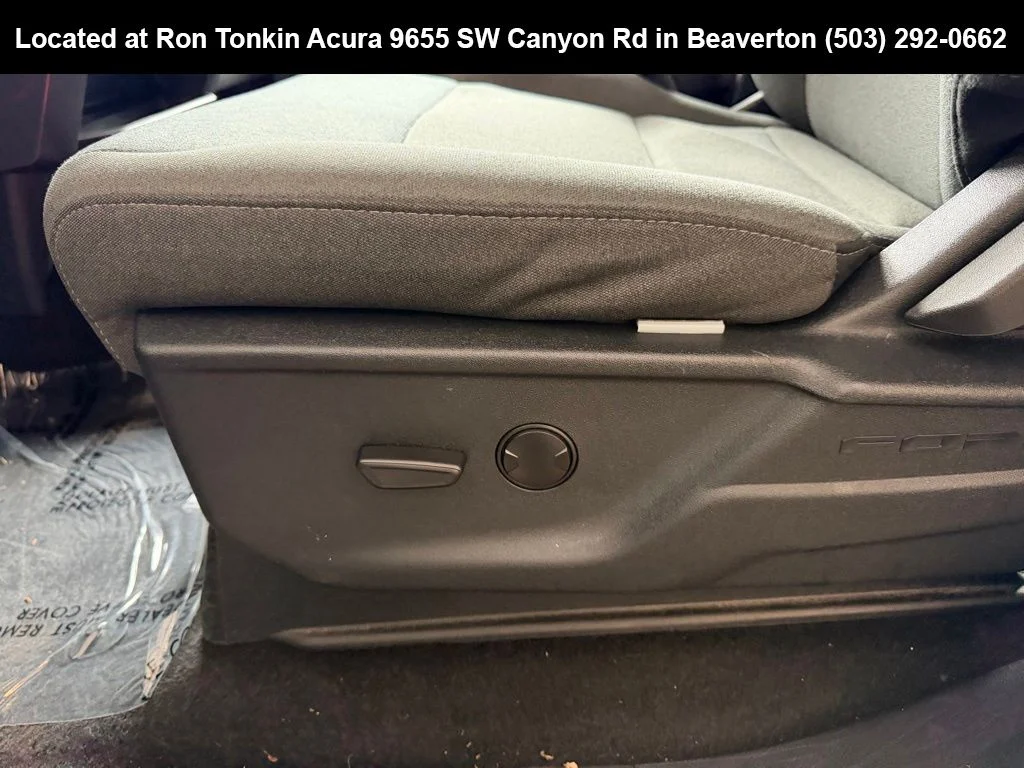 Used 2025 Atlas Blue Metallic Ford XLT image 14