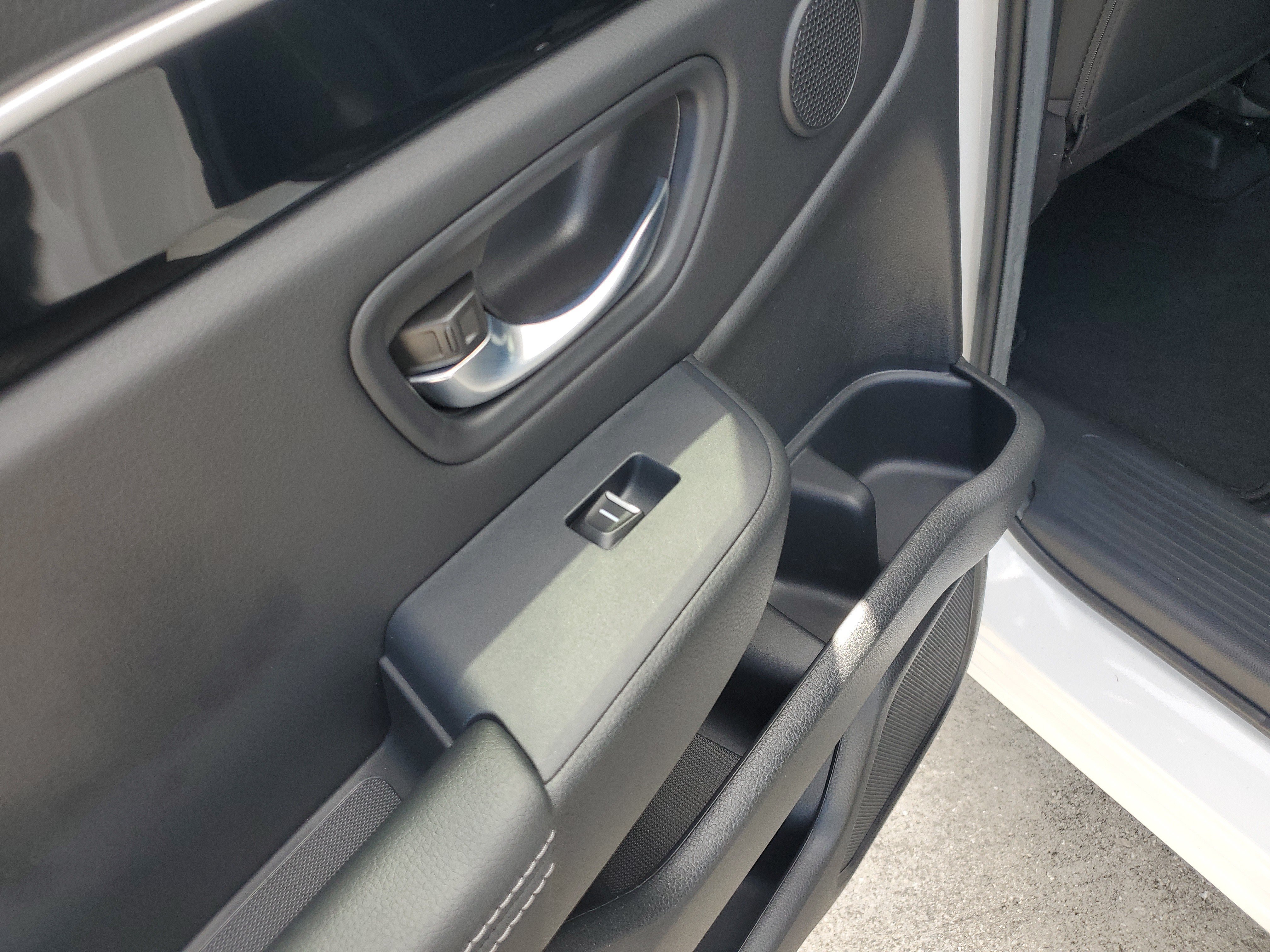 Used 2025 White Honda Touring image 13