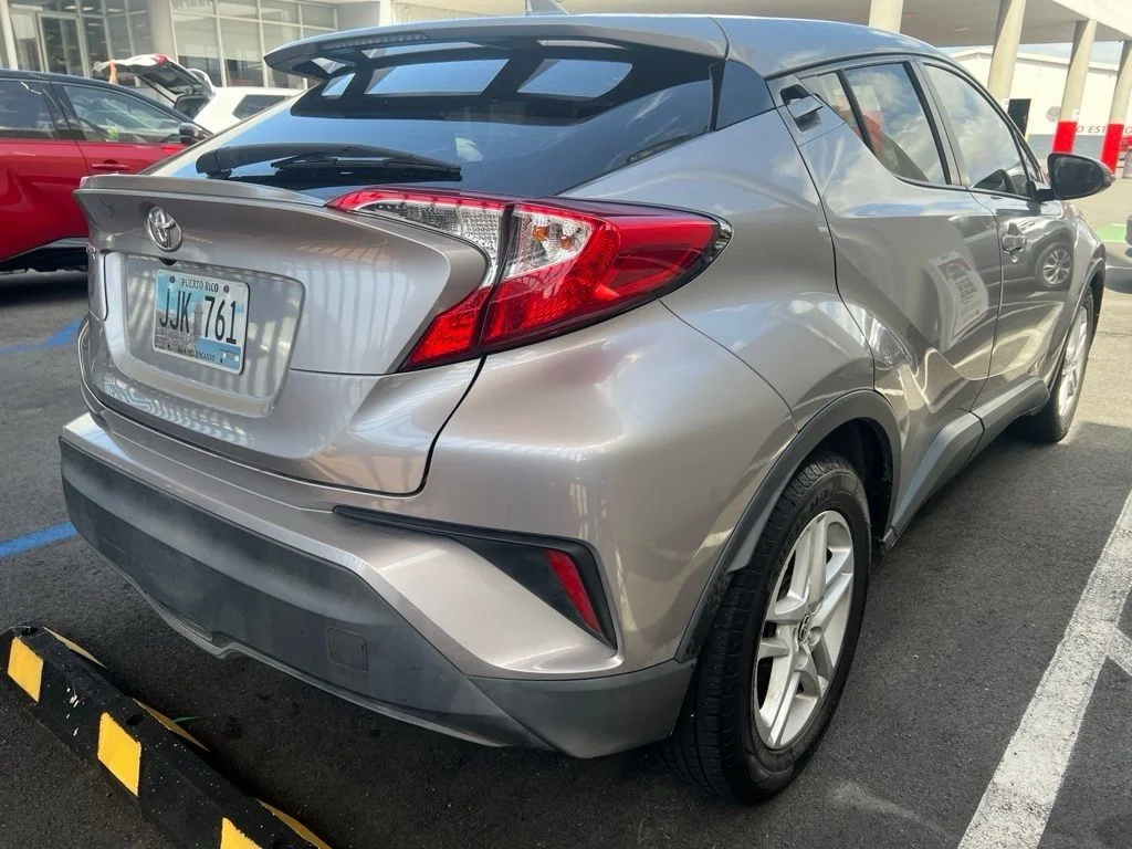 Used 2020 Gray Toyota LE image 6