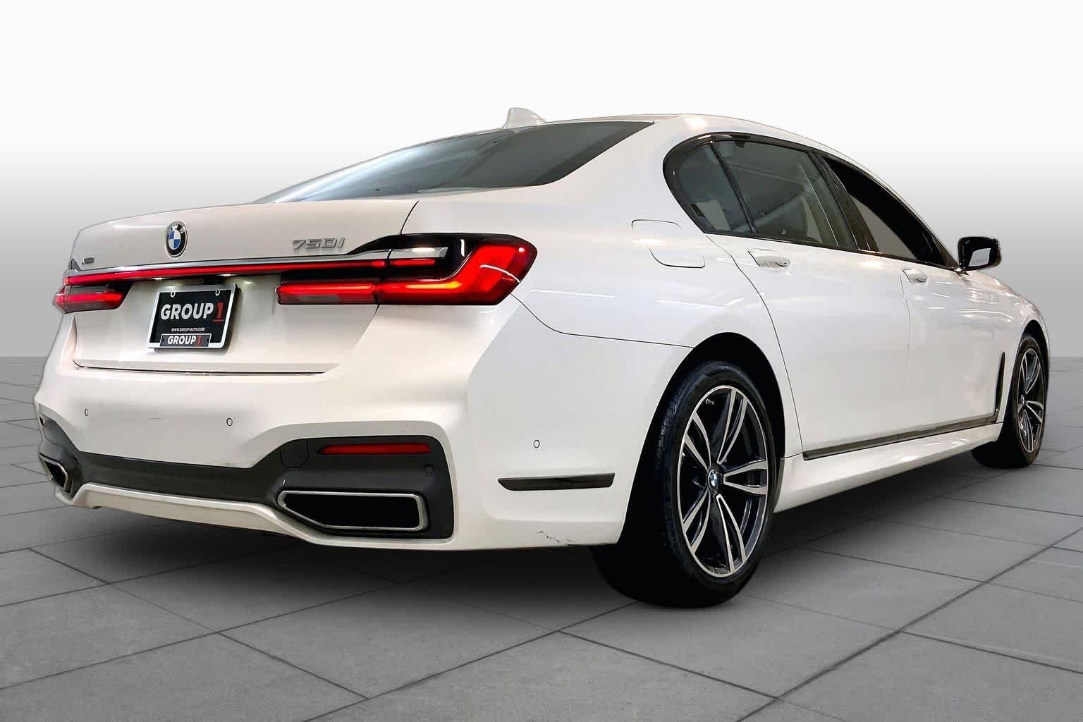 Used 2022 Mineral White Metallic BMW 750i xDrive image 12