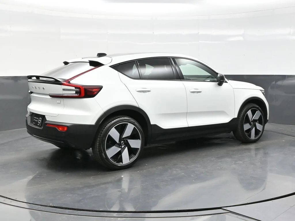 Certified Used 2023 Crystal White Volvo Plus image 7