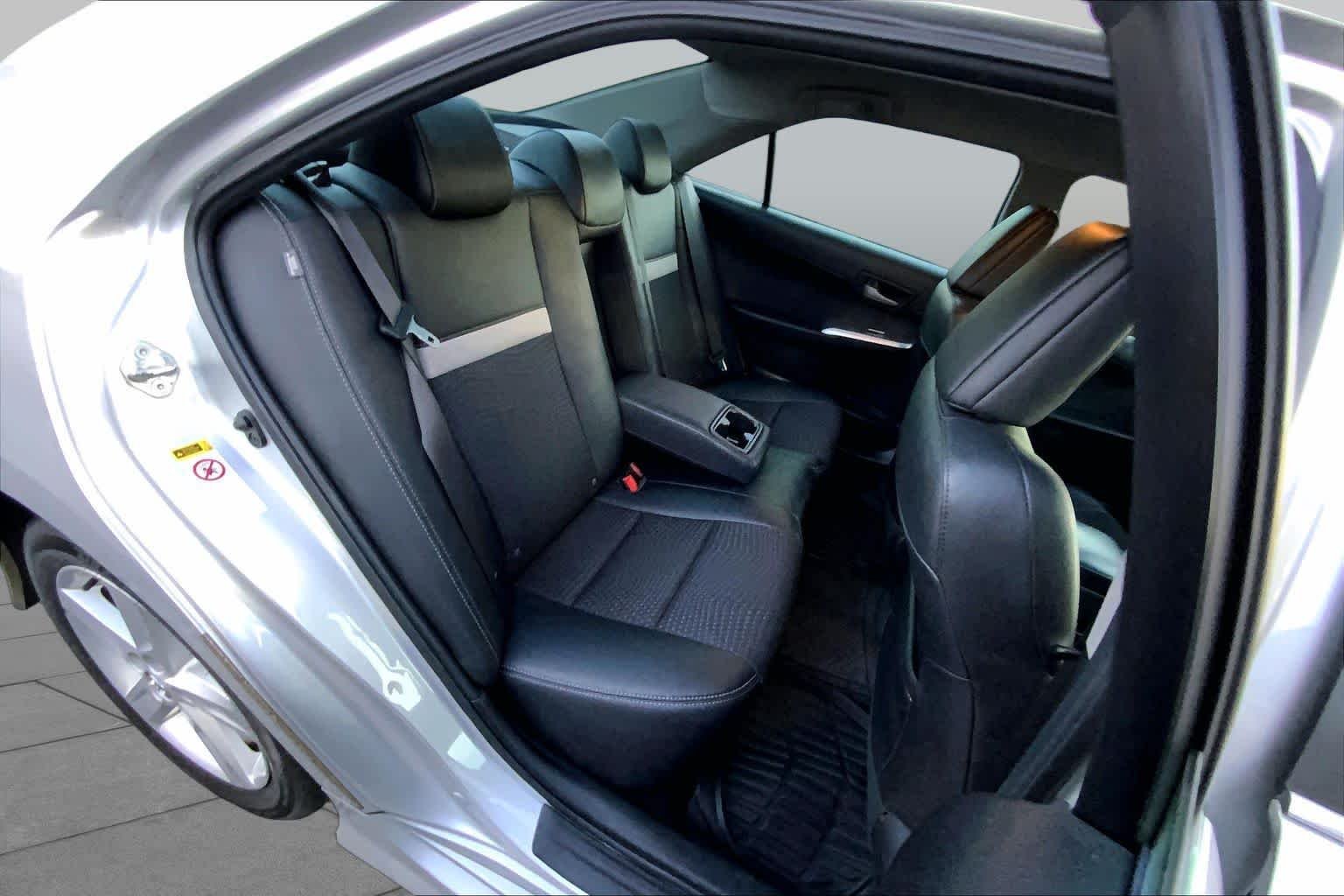Used 2013 Classic Silver Metallic Toyota SE image 18