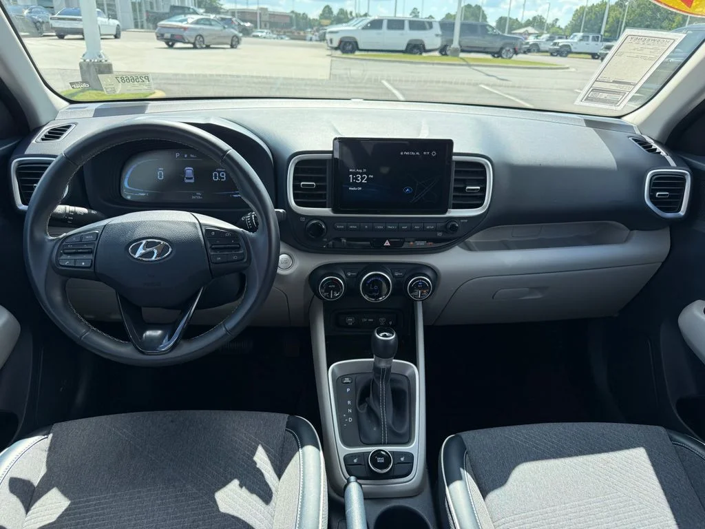 Used 2023 White Hyundai Limited image 7