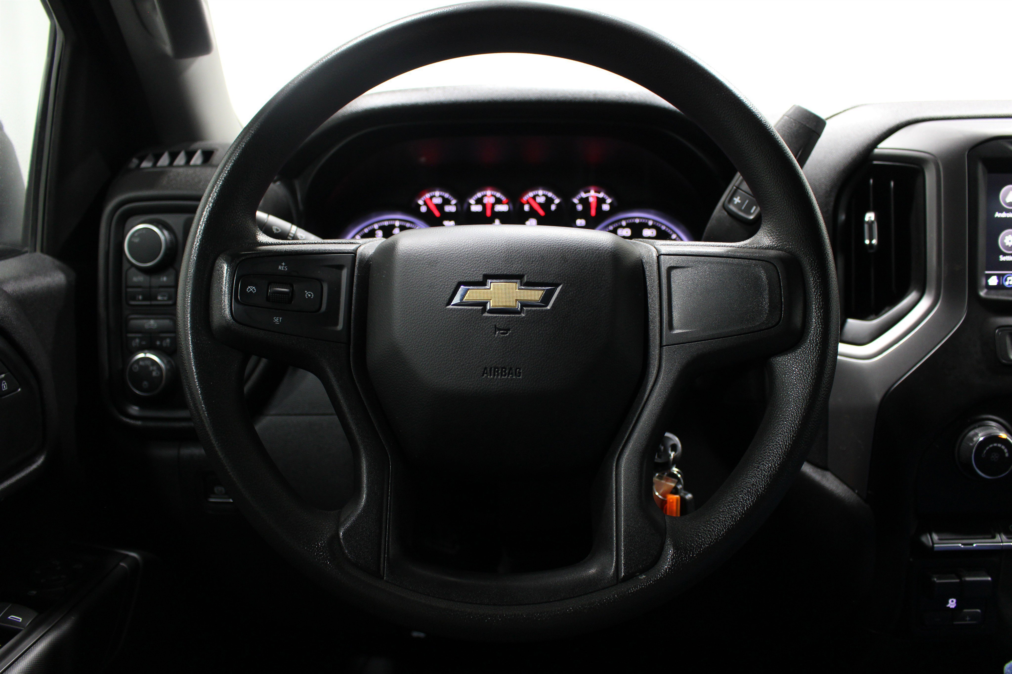 Used 2021 Silver Ice Metallic Chevrolet Custom image 11
